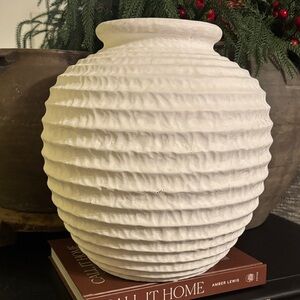 Elegant Modern White Textured Vase